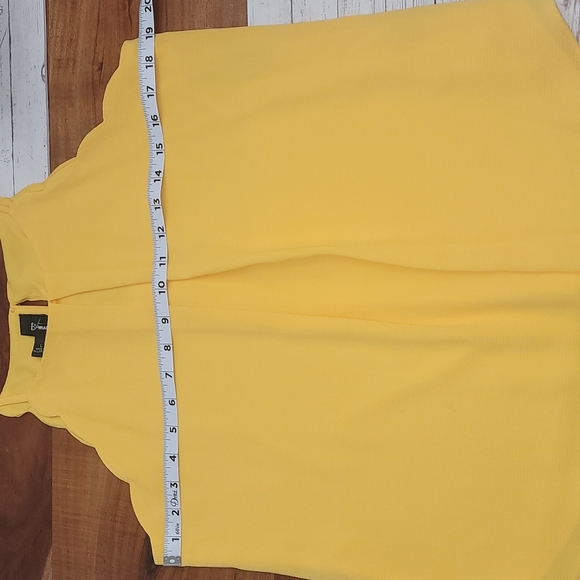 B. Wear Yellow Top - Picture 6 of 13